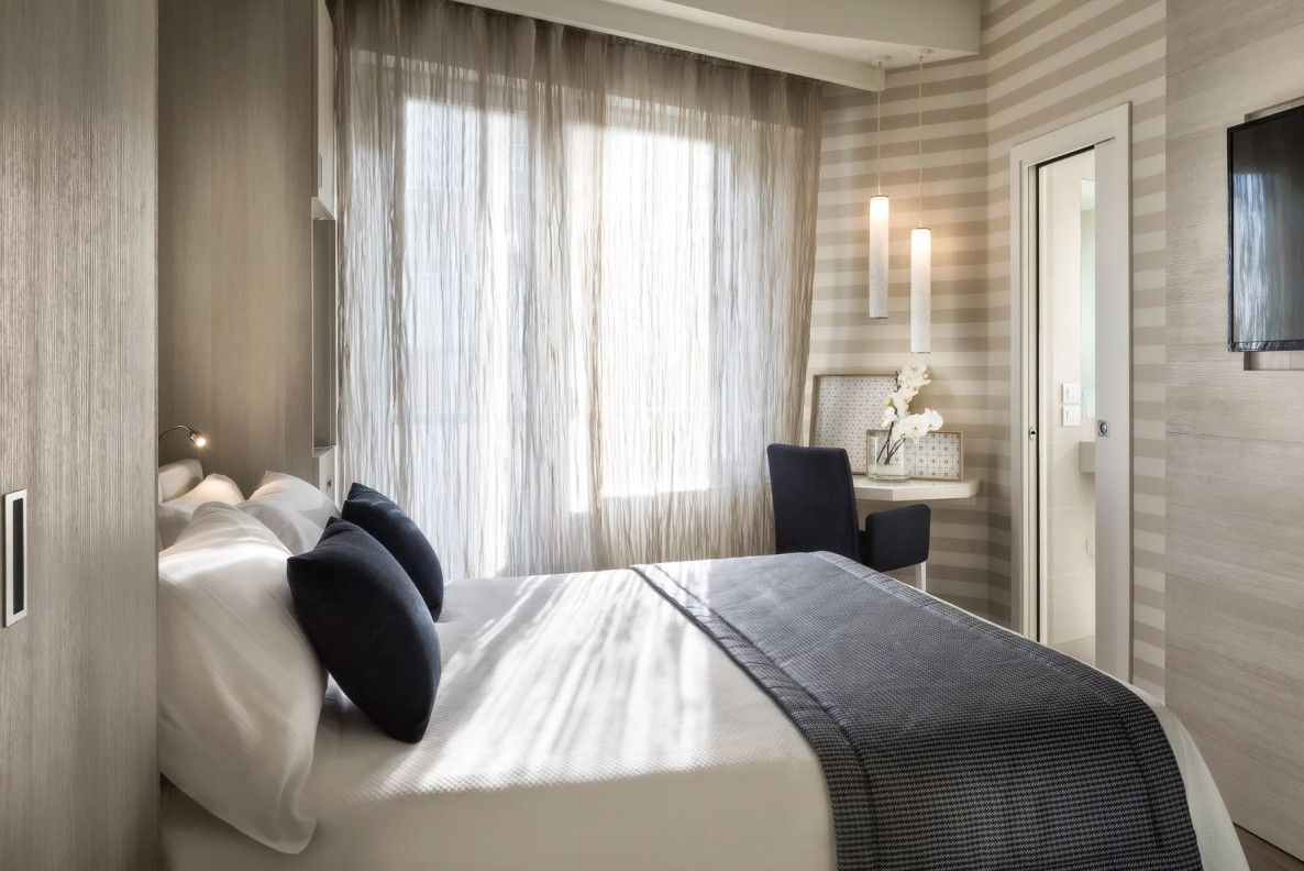 media.Slide-CameraEconomy_1Hotel-Nautico-Riccione