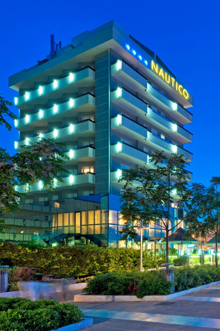 media.Slide-Esterno_1Hotel-Nautico-Riccione