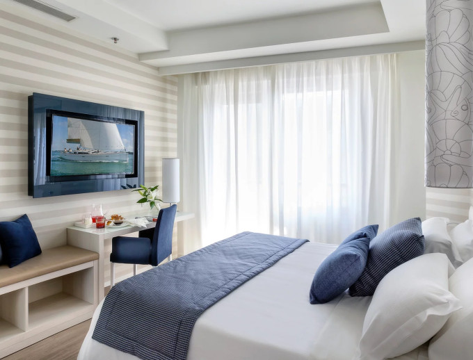 media.Slide-CameraFamily_4Hotel-Nautico-Riccione