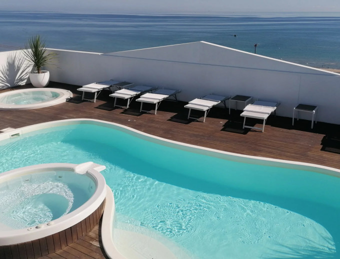 media.Slide-Piscina_8Hotel-Nautico-Riccione