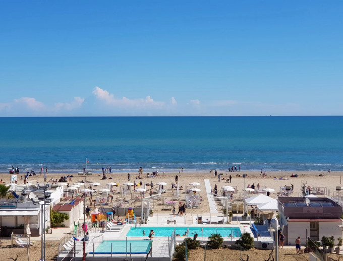 media.Slide-Spiaggia_4Hotel-Nautico-Riccione