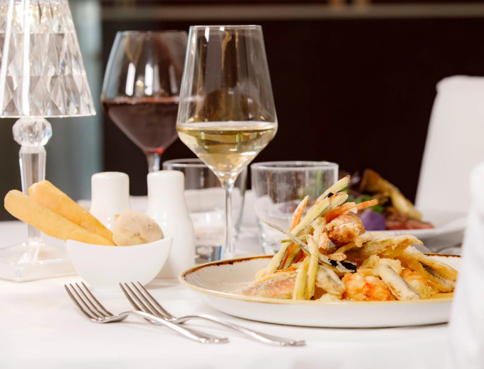 media.Slide-Ristorante_15Hotel-Nautico-Riccione