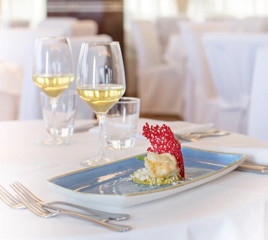 media.Slide-Ristorante_2Hotel-Nautico-Riccione