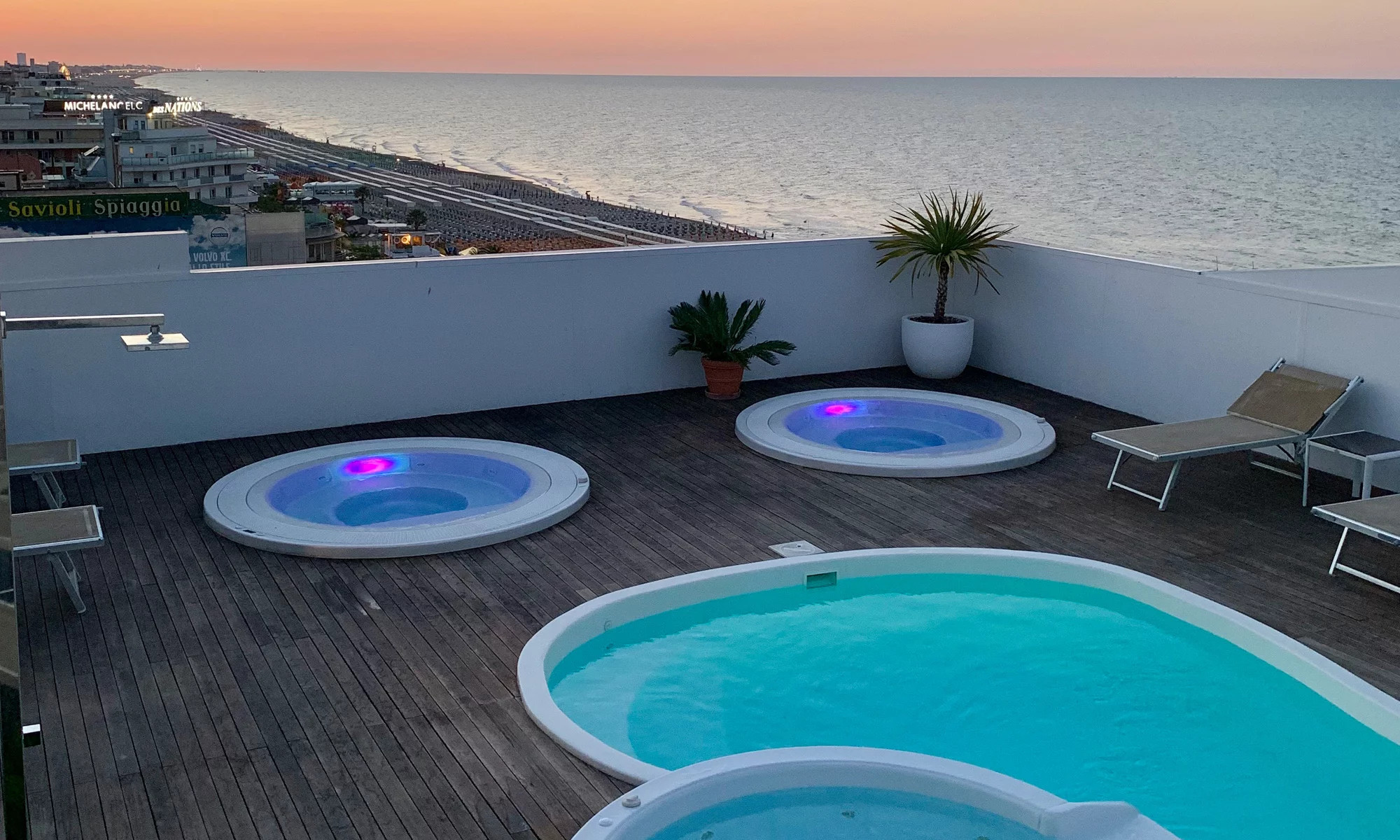 media.Slide-Piscina_3Hotel-Nautico-Riccione